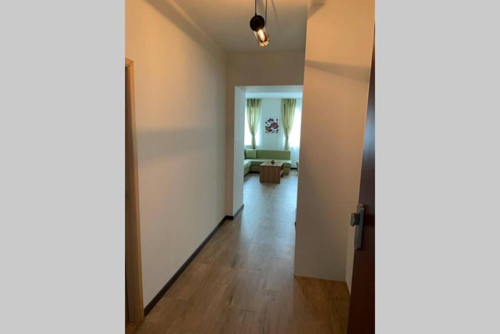 Newly Renovated 2 Rooms Apartment Downtown Nitra Zewnętrze zdjęcie