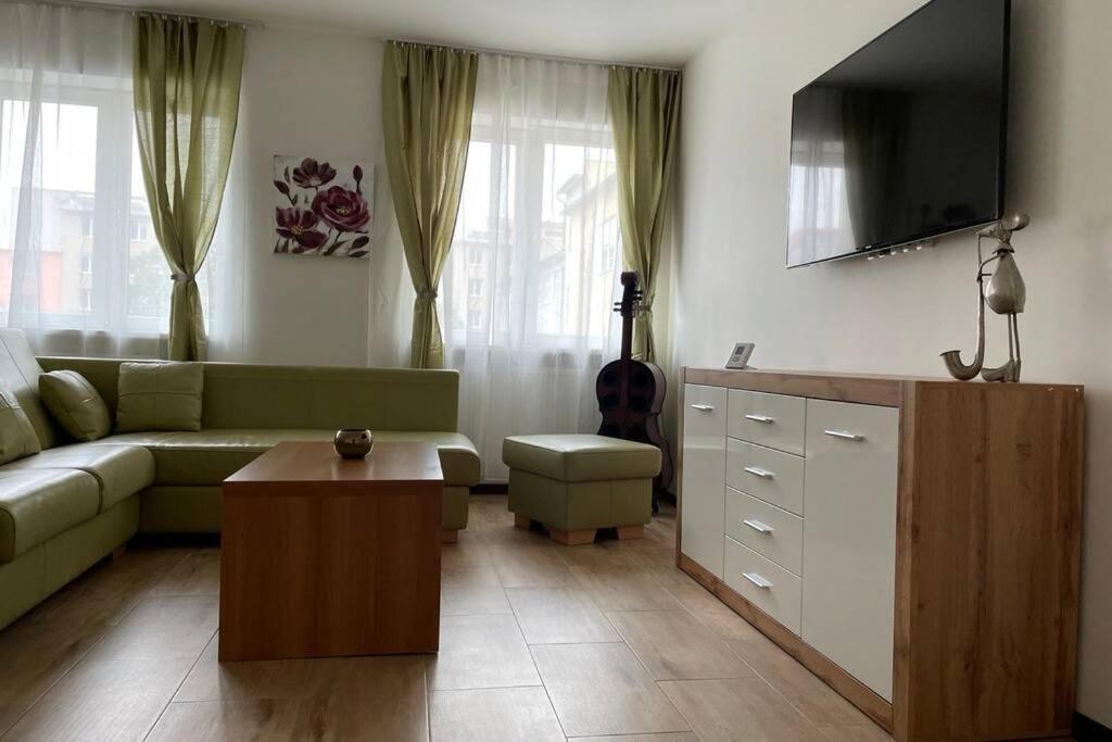 Newly Renovated 2 Rooms Apartment Downtown Nitra Zewnętrze zdjęcie