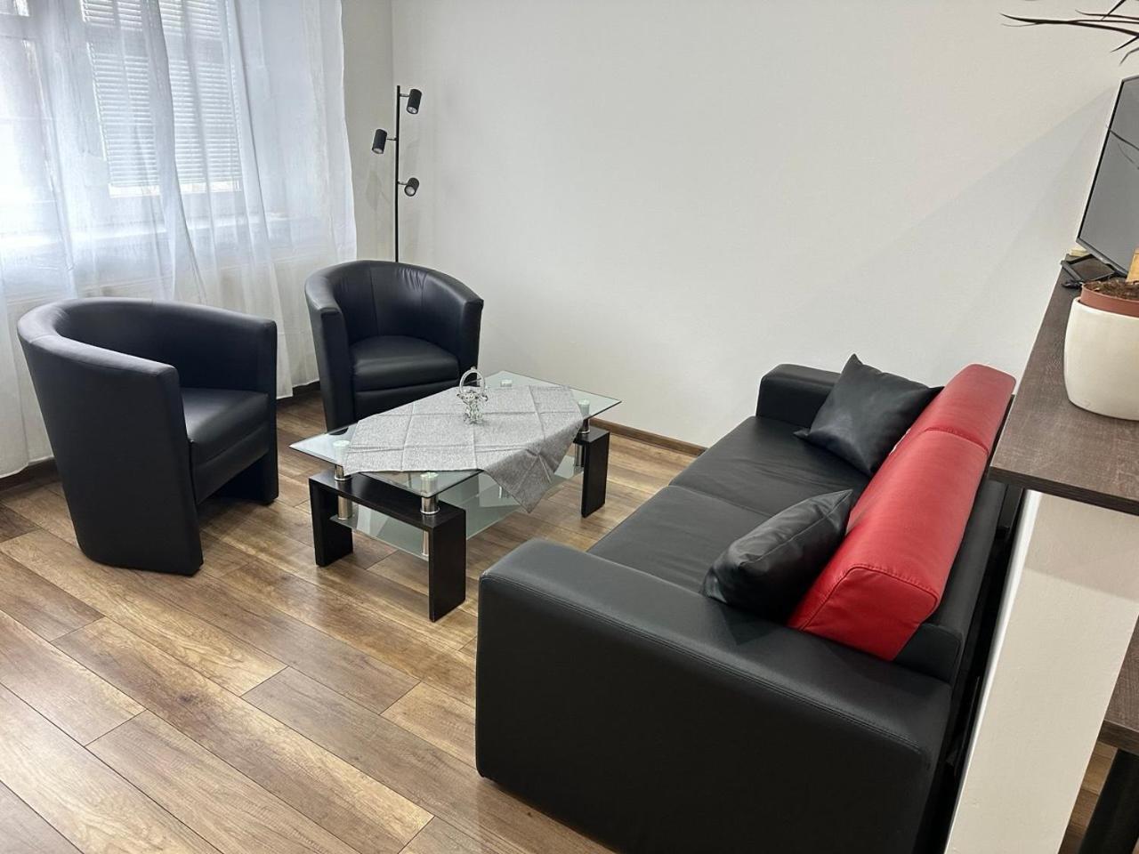 Newly Renovated 2 Rooms Apartment Downtown Nitra Zewnętrze zdjęcie